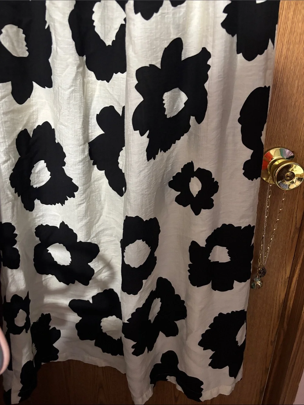 Black & White Wide Leg Floral Pants - Picture 4 of 4
